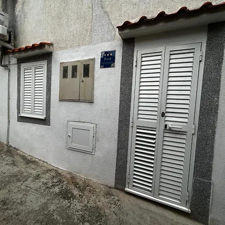 アパート Dn 12 *